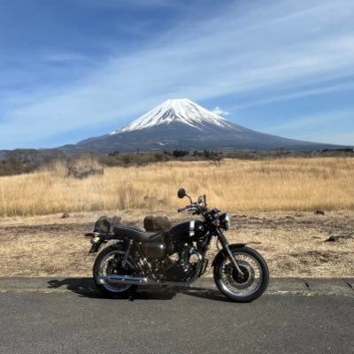 バイク乗り始めてTwitter始めました/21年式w800street/スーパーカブc125/GSX-R125/令和3年12月大型自動二輪免許取得