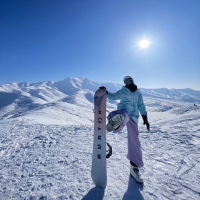 IsabelPaulCC's profile picture. スキーは非常に挑戦的な運動です。自分のバランス力、調整能力、反応速度などの面で一定の水準に到達する必要があります。⛷️🎿
しかし、私が初めて勉強を始めた時、私は多くの困難を克服し、進歩するたびにとても興奮して満足しました。💗😁