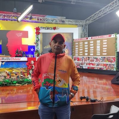Venezolano Abogado Revolucionario Bolivariano Socialista y Chavista. Militante del @PartidoPSUV y Responsable de Movilización y Eventos del EPM @PSUVEnApure