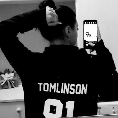 #LOUIS ˎˊ˗ I'll be the friend you need ◟̽◞̽
|| She/Her || 25 || no stunts || L + H