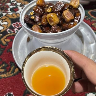 Ash_habb's profile picture. فأيسر شئ عنده المركب الصعب