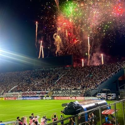 CAMPEON DEL MUNDO ⚪⚫⚪
FIEL A VOS⚪⚫⚪NO TUVIMOS INFANCIA NACIMOS GRANDES ⚪⚫⚪ OLIMPISTA HASTA MORIR⚪⚫⚪
NI LA MUERTE NOS VAS SEPARAR ⚪⚫⚪