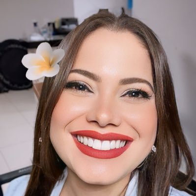 cristã / viajante/ livre / apaixonada pela vida