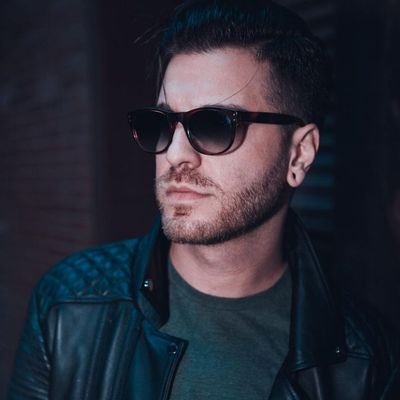Tattoo artist | Prop designer | Twin brother to Spencer | MS | My love- @TattedMinx  | Scribe over 21 |🔞| Not Spencer Charnas | RP |#ParodyAccount