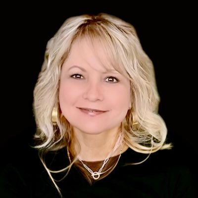 Limited Licensed Psychologist, Psychotherapist, Mediator☮ and Relationship Columnist for MacombNow Magazine Tweeting about #psychology and #mentalhealth