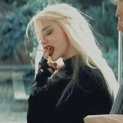 jqxKimeru's profile picture. 他只是来看黄