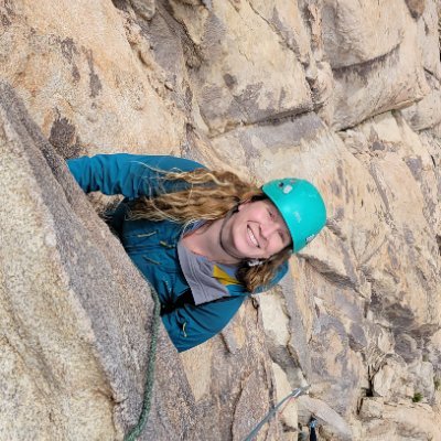 Climber 🧗‍♀️ Creator 📝📷 Community Builder 💖 WFR ⚕️ Sending climbs & smashing the patriarchy 💪