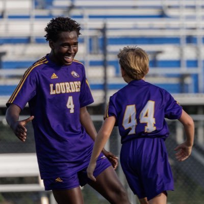 LHS 26 ⚽️🏀 5’10 G/F Striker Winger