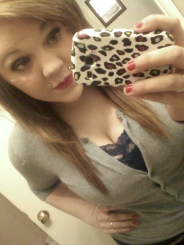 omgbitemee's profile picture. Savannah. 19. single.