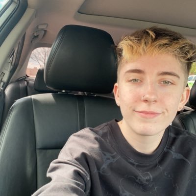 EMT 🚑. Black Gold Open ‘20 🖤💛. Live for chaos 😈, take no crap 💩. Looks 15, is 25 🤪. EST XX 🎸 10-21-22 🖤