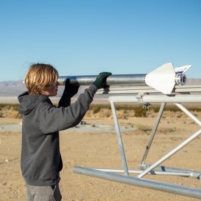 Developing high-performance amateur liquid rockets