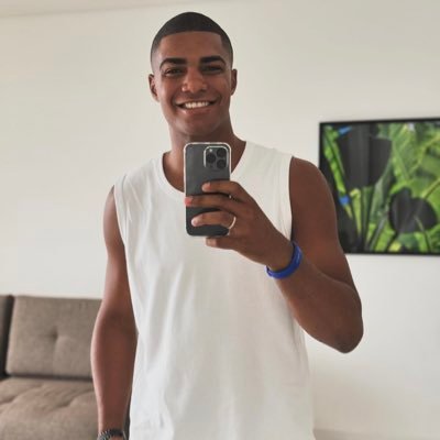 O importante não é o que acontece com você, mas como voce reage ao que acontece... 😬