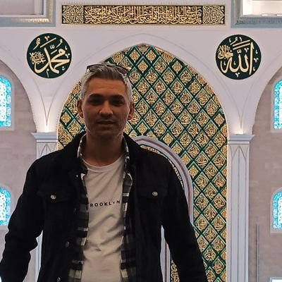 Mehmetmuratdinc's profile picture. اِنَّ اللهَ مَعَ الصَّابِرِينَ 
Allah sabredenlerle beraberdir.