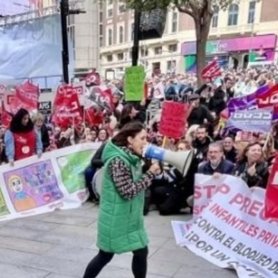 Muller, nai, mestra, feminista, sindicalista e trapecista pra compaxinar todo nunha balanza en continuo desequilibrio