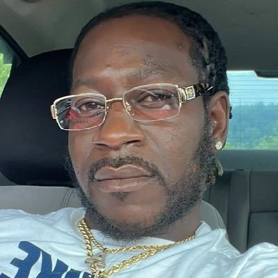 trying to stay sucka free n this world full of lollipops 🤷🏿♂️