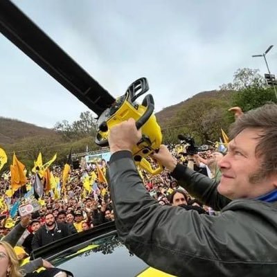 Libertarien, défenseur du libéralisme économique et des libertés individuelles.