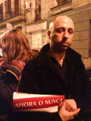 AlfonsoZarauza's profile picture. Nací en el seno de una familia...en realidad no recuerdo haber nacido.