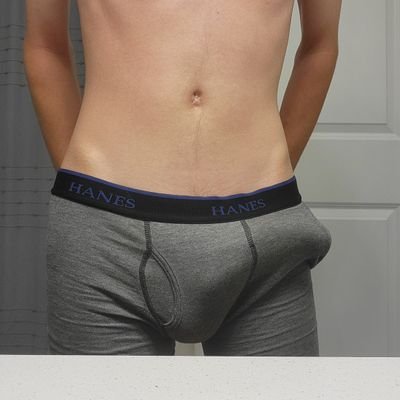 💖Skinny white boi | Anything I repost is most likely something I've nutted to | bi | Profesional dumbass | dms open💖   
Furry Porn Alt Account: @Yiff_Coniseur