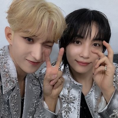 정한이의 딸기우유 ตัลกิอูยู นมชมพูของพิจองฮัน พ่วงตน.ผู้นำลัทธิยุนติงไก่
#SEVENTEEN 💎캐럿 💜쫑쫑이팬🩵쫑돌🩷쫑토람
#PLAVE 🌌플리 💙예준🩷밤비 💜베리즈
- Fan account -