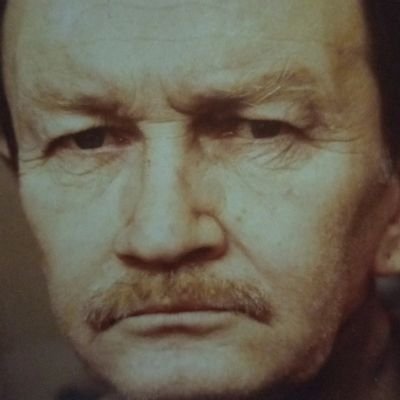 Güzel lafa şiir demiyoruz. Sevgili Hüseyin Cöntürk'ün başladığı, sevgili Asım Bezirci'nin hiç bırakmadığı yerden.
🗞️
Seçmen değil.