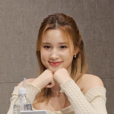 sunsethiyyih's profile picture. fan account | here for hiyyih and actress kim sohyun