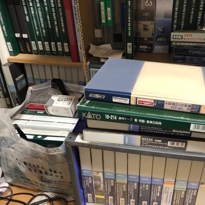 @TeraPF1111の模型垢。たまに実写写真出てくるけど全て模型に通じます。模型資料も大歓迎 主に京阪神・北陸・九州の90〜00年代の国鉄型メインで扱ってます。 加工知識は初心者も同然。 進捗 北陸9割京阪神6割九州6割