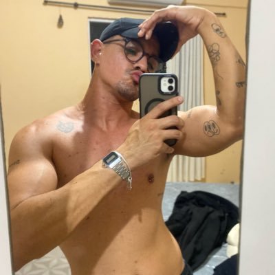 caprifrozen's profile picture. 