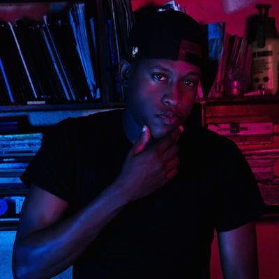 vyakoleyenda's profile picture. Todavía no es el día; si me ves en una lucha con un oso, reza por el oso 🙏🏿
IG : vyakolaleyenda new