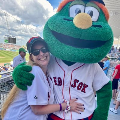 Single BillsMafiaBabe who loves her Bills, Red Sox and Bruins! @PSF_App mediacaster! Everything happens for a reason.
