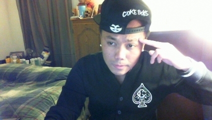 simple kind a type of guy quite but deep ,if u wna kno me hola at me lol