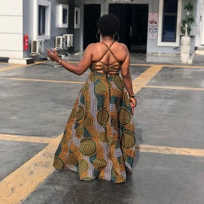 microbiologist 🏥 👩🎓 and fashion designer 🧵🪡✂️ Mind of a hustler, heart of a Queen…coffee in one hand, confidence in the other