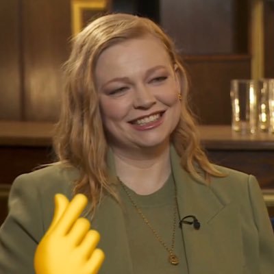 daily pics/vids of our beloved and talented ijbol ginger cat Sarah Snook
