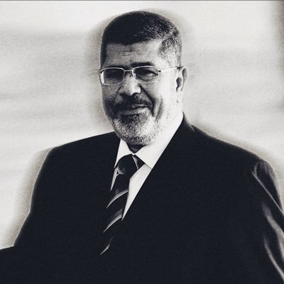 من يتخلى عن حريته على أمنه ، لا يستحق حرية ولا يستحق أمناً