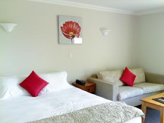 KERIKERI PARK MOTEL - newest motel accommodation in Kerikeri - Modern Peaceful and fantastic service so come and stay with us soon.