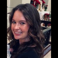E (@emileymaz) Twitter profile photo