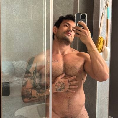 Gay dignity not pride🏳️🌈, down for some fwb. Top Twitter gay🏅, casual flirt, doggy daddy 🥵🤤 I charge for meets don't expect it free 😌