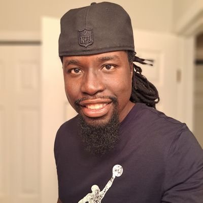 Christian, 💍 @mrskimsf1327, Born & Raised in #DUUUVAL! #Blerd IG: https://t.co/pYyTGEIKbt