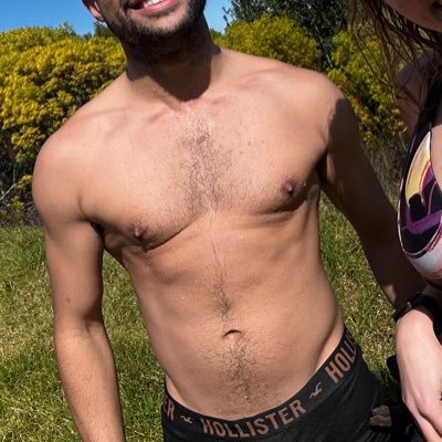 beachbro98's profile picture. Vers Guy from SA 🇿🇦 dm me