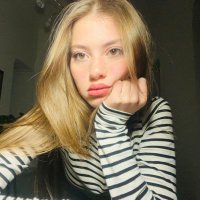 rosa (@rosarum_) 's Twitter Profile