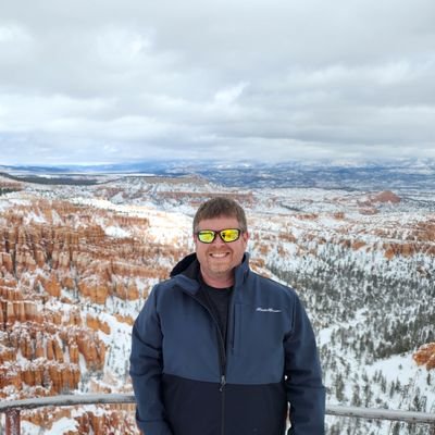 Erik_theredtvlr's profile picture. 