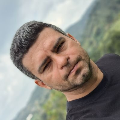Comunicador Social - Periodista, Publicista. Amante de Cine, música, leer y escribir, oo/M De la mano de Dios. Invest. y Docente TIC's. Fútbol #SML