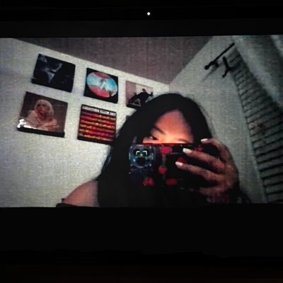 CharlizzeS's profile picture. 