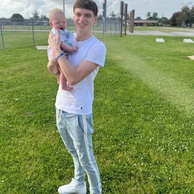 beedawtt's profile picture. LLE🖤🎸