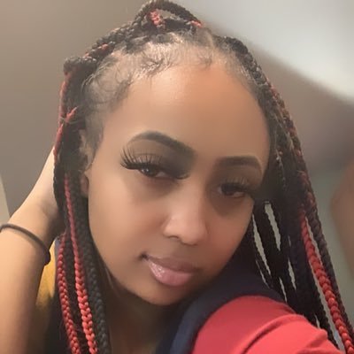 👩🏾❤️💋👩🏽 🏳️🌈‘ ♏️ SCORPIOOO , sittin pretty in my own little world. ig @luhtee.___