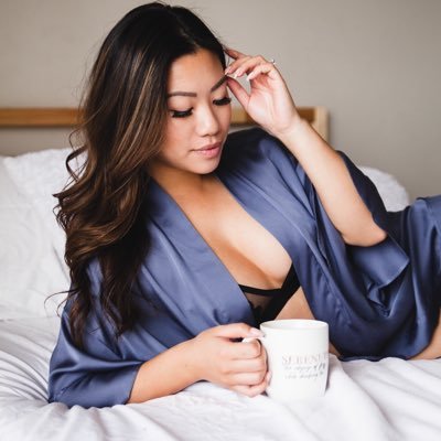 Classy Asian Mindfucking Financial Dominatrix 🥢 $30+ required tribute to speak 💰 Let's begin your obsession.
