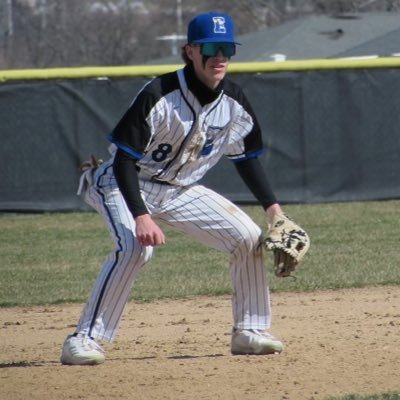 Lincoln Way East ‘26/ 6’ 165lbs/ Illinois Premier Lis/ LHH, RHP/ 3B, 2B/tyhudik@icloud.com/3.7 GPA