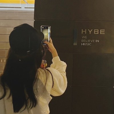 株式会社FREEDGE|SES営業|無言フォロー失礼致します🙇♀️NWエンジニアPMとして3年経験後、数年離れましたがこの業界に戻りました💯案件・要員様の情報交換お待ちしております🎀お気軽にDMください✉️
猫と韓国が好きです🐈⬛🇰🇷💜渡韓・ドラマ・K-POP(방탄소년단)・韓国語勉強中📝