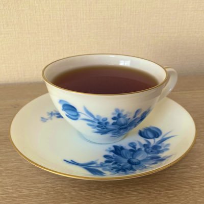 紅茶と茶道を嗜み医薬品・医療品の卸売に携わる純情息子な薬剤師/自称温厚派・他称武闘派/ツイートは個人の見解であり、所属企業並びに団体を代表するものではありません/茶道具やカップ&ソーサー収集もしています