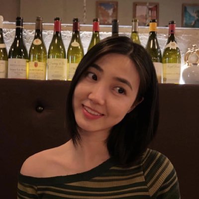 I am a girl from Singapore. I like to talk, share the cultures of different countries and learn more! I hope I can meet some foreign friends here.