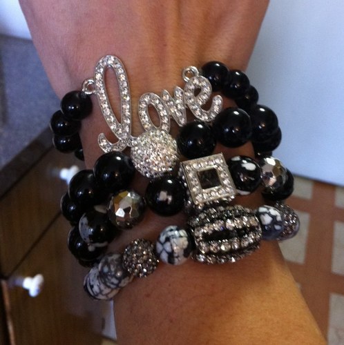 SimplyDivalishs's profile picture. 